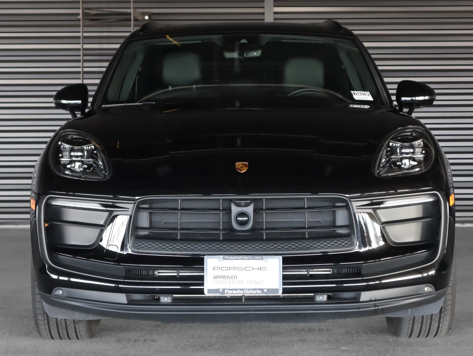 Certified 2024 Porsche Macan AWD/4WD image 9