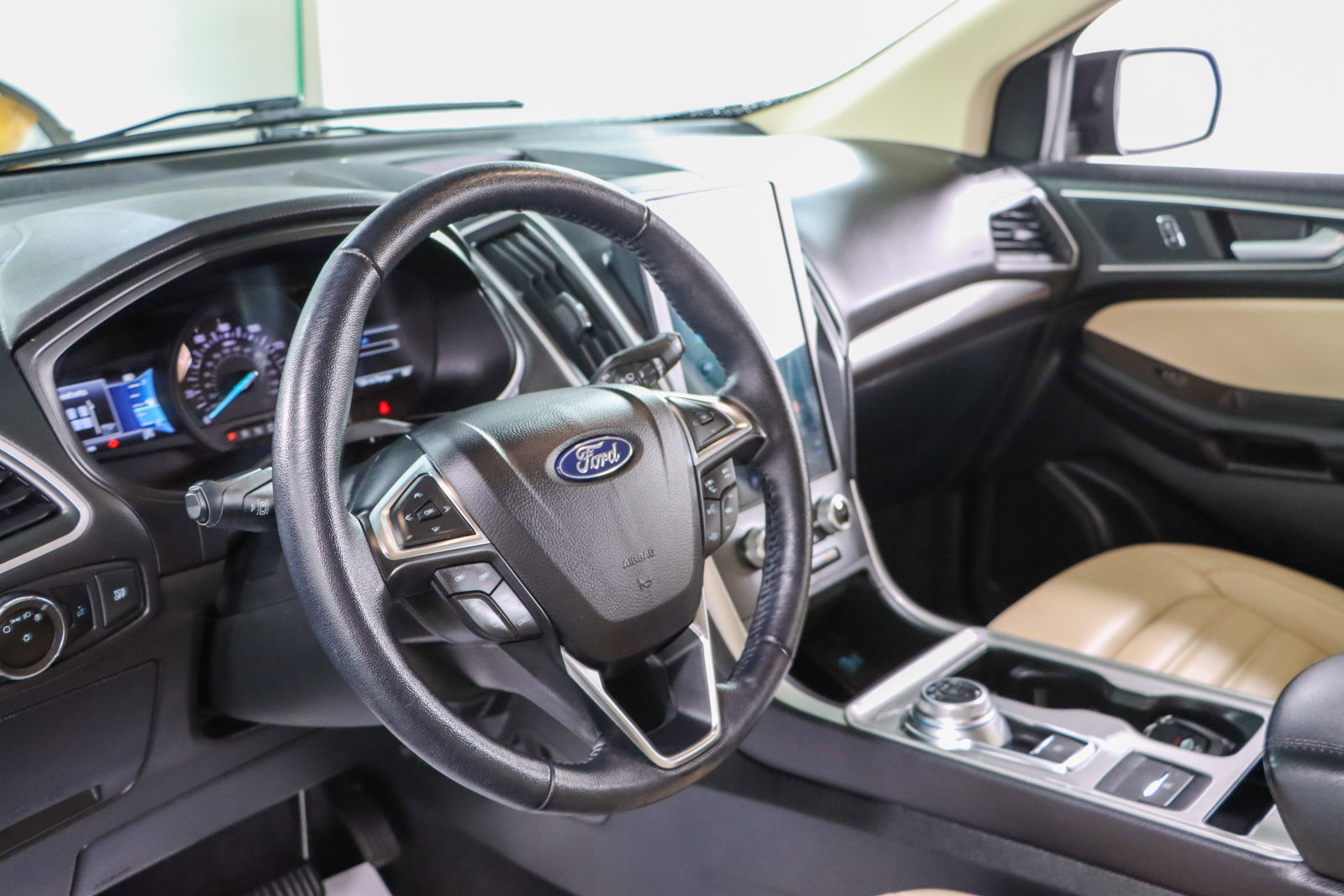 Used 2023 Ford Edge SEL AWD/4WD image 22
