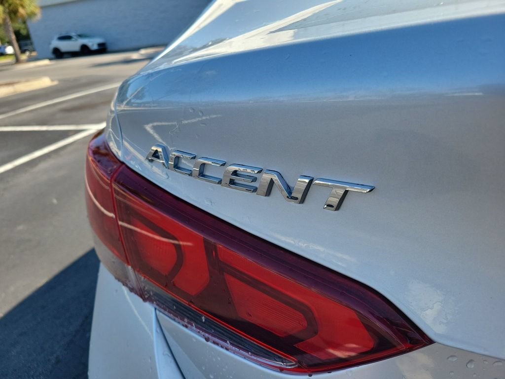 Used 2021 Hyundai Accent SE FWD image 9