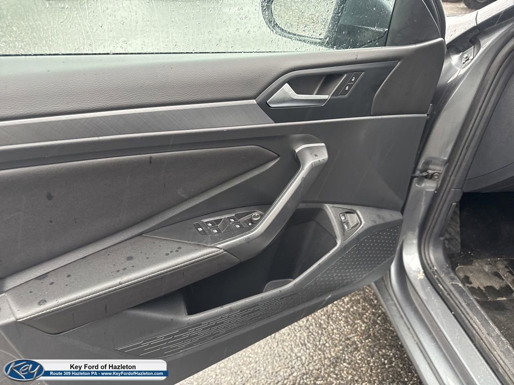 Used 2024 Volkswagen Jetta SE image 22