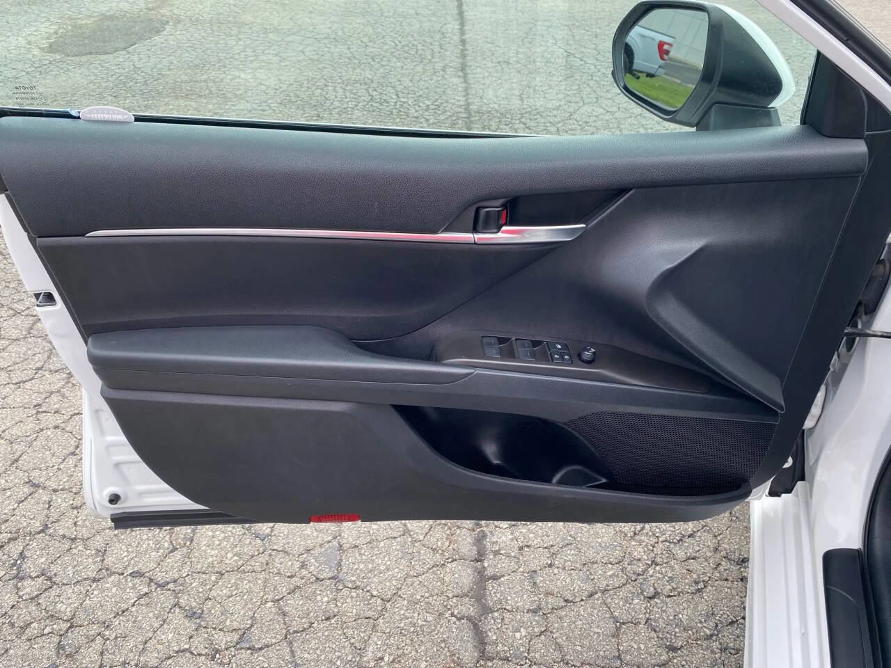 Used 2021 Toyota Camry SE image 13