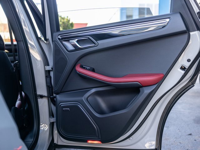 New 2026 Porsche Macan image 29