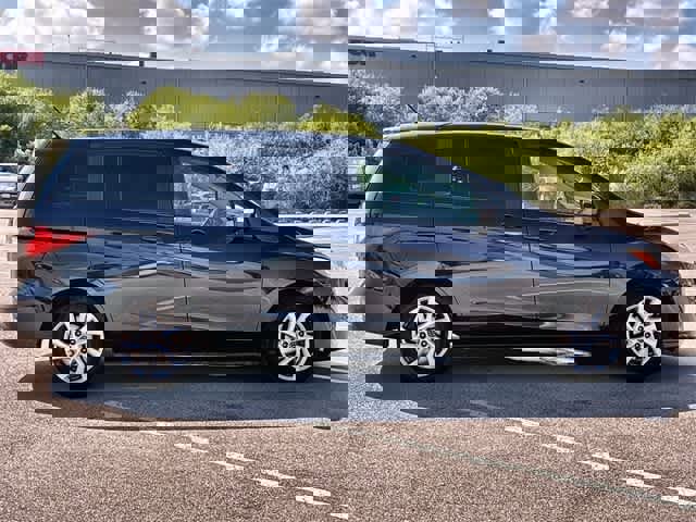 Used 2015 MAZDA MAZDA5 Sport image 7