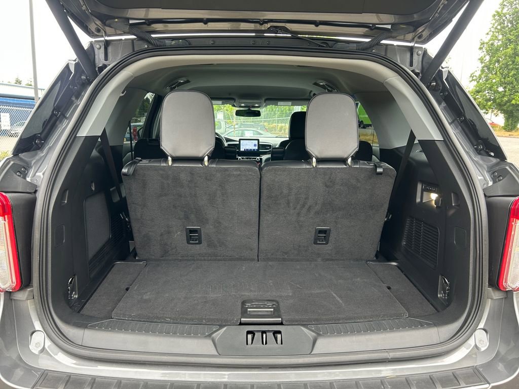 Used 2022 Ford Explorer Limited w/ Equipment Group 301A image 24