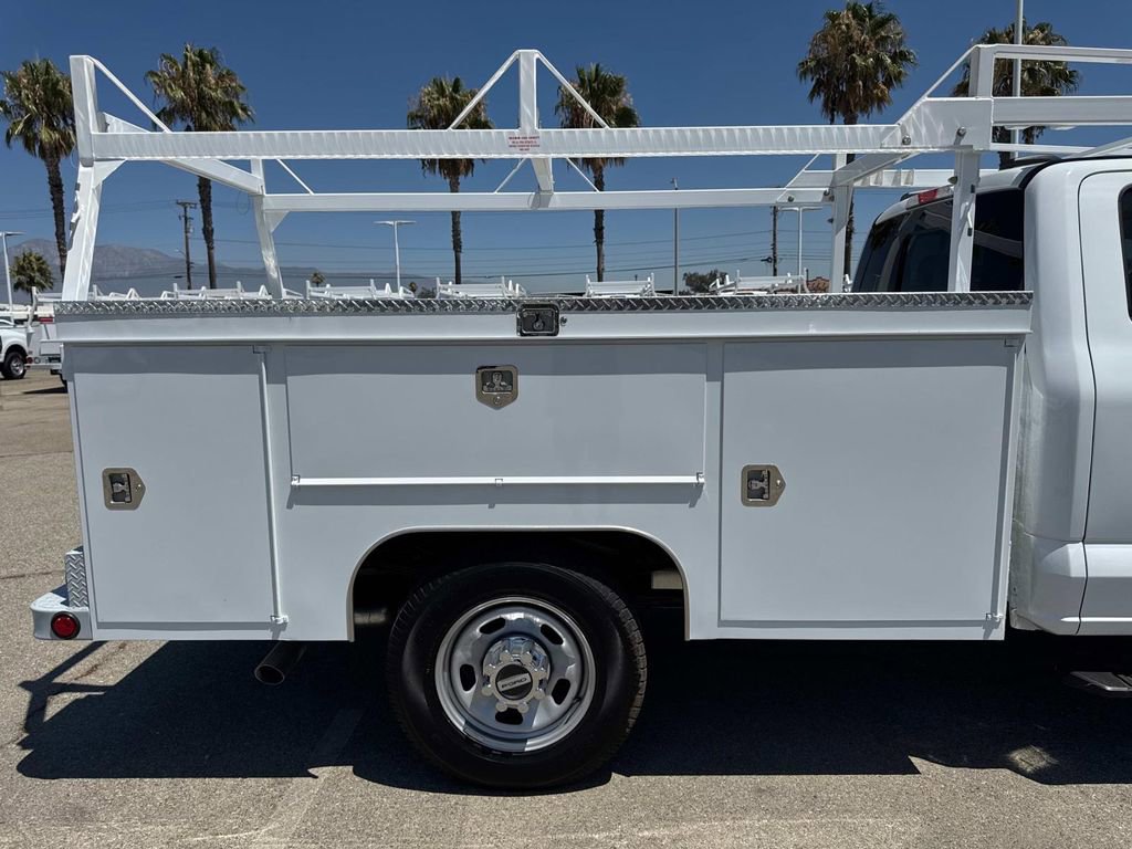 New 2025 Ford F350 XL w/ XL Chrome Package image 17
