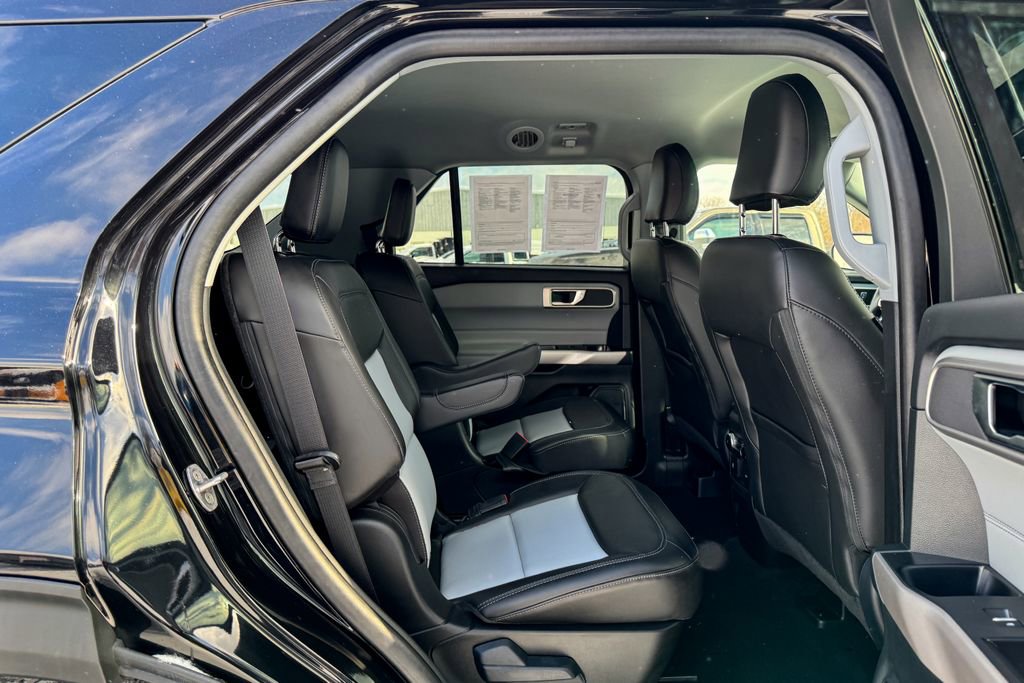 Certified 2024 Ford Explorer XLT w/ Equipment Group 202A image 15