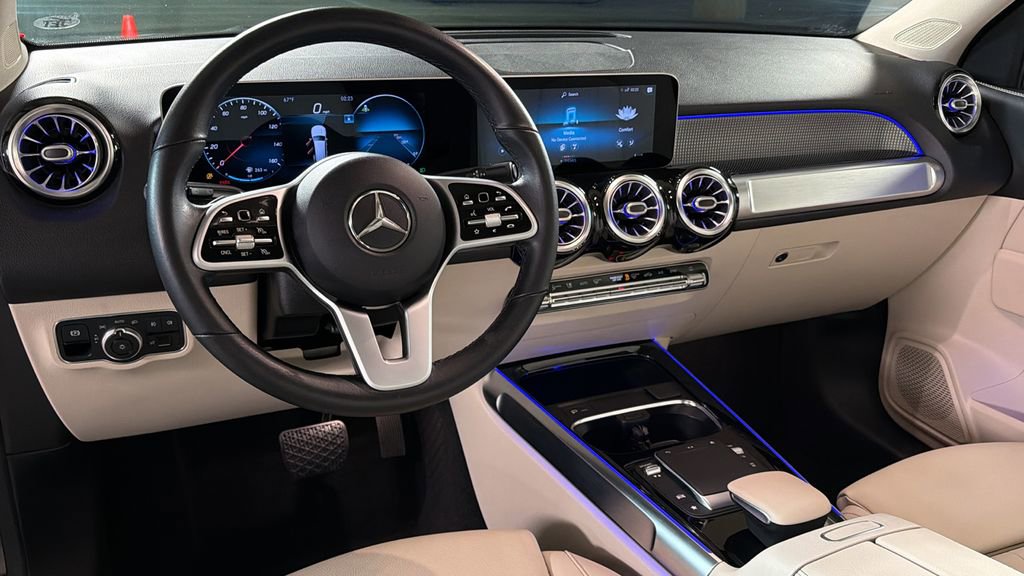Used 2021 Mercedes-Benz GLB 250 4MATIC image 16