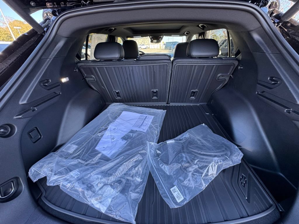 New 2026 Chevrolet Equinox EV RS FWD image 9