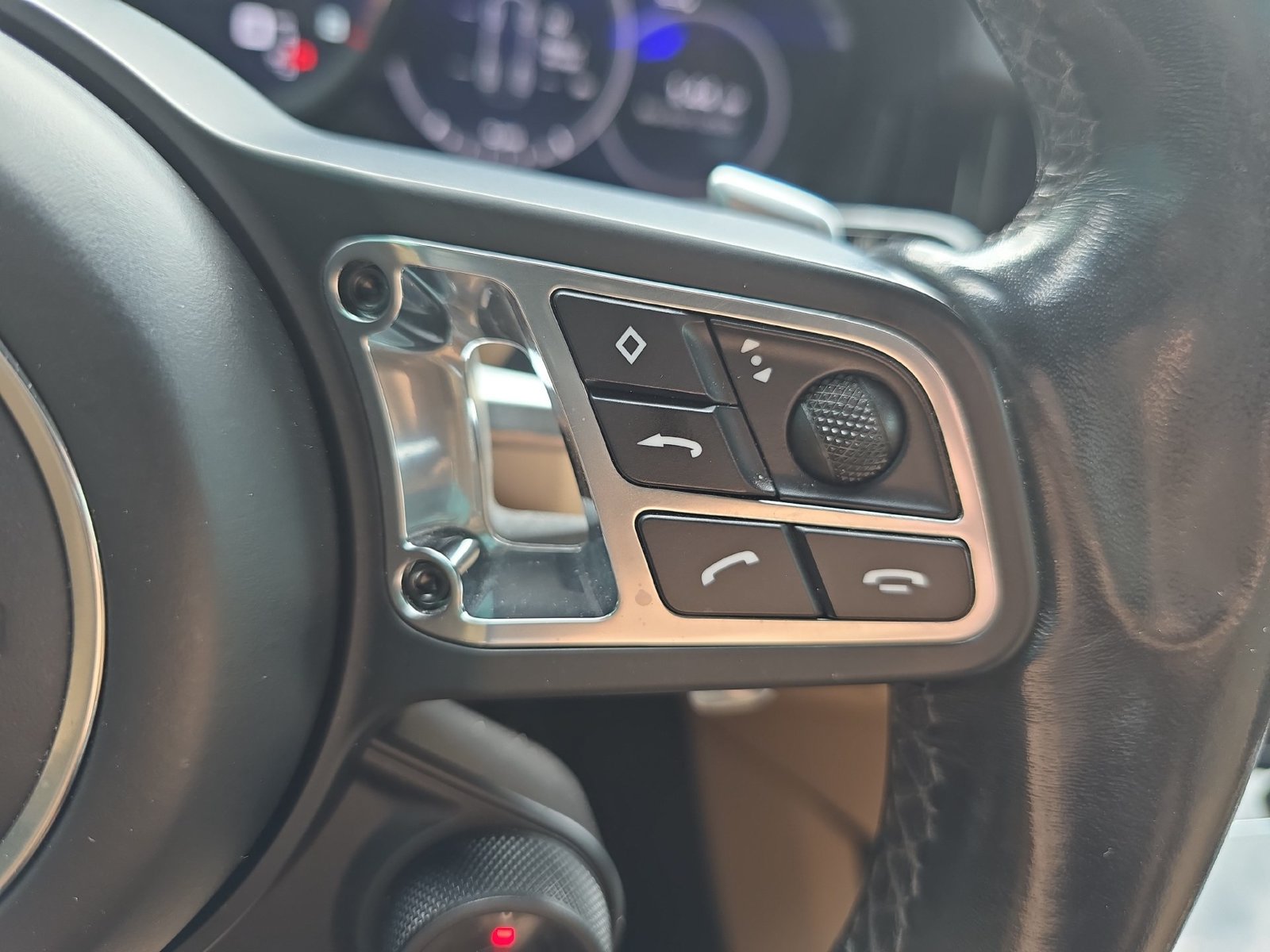 Used 2020 Porsche Cayenne Turbo AWD/4WD image 25