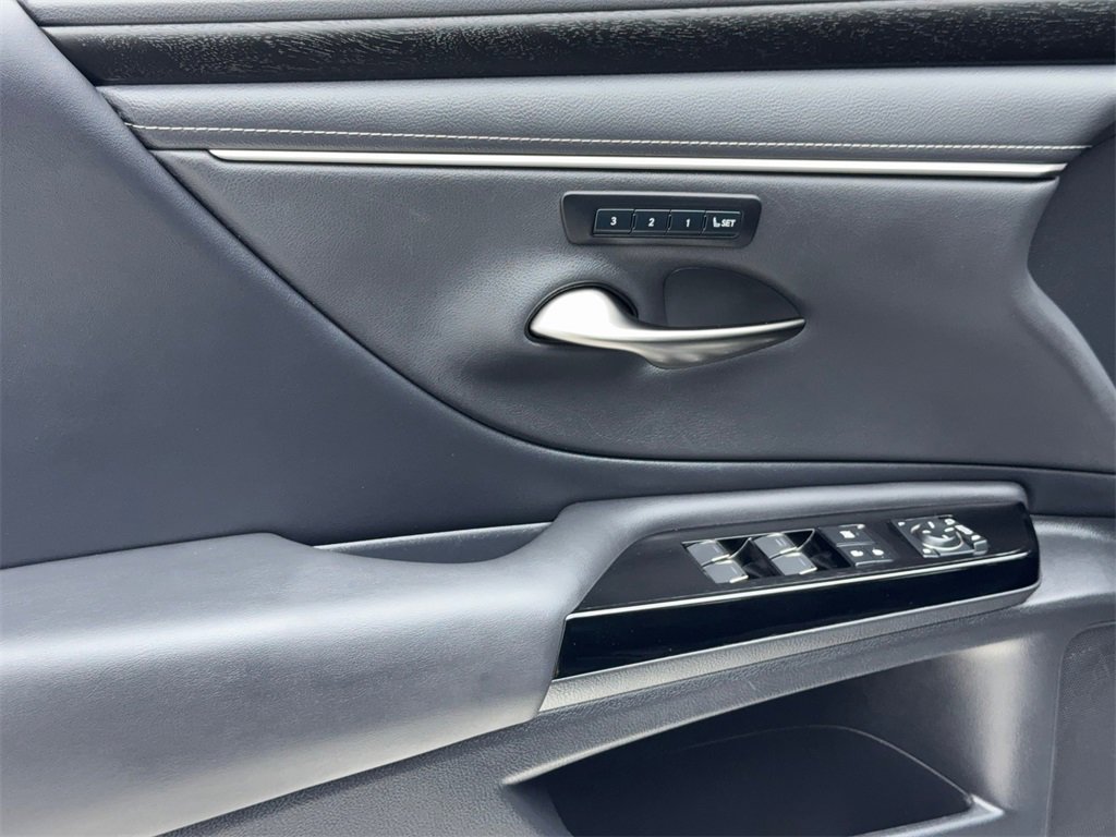 Used 2023 Lexus ES 350 w/ Premium Package image 34