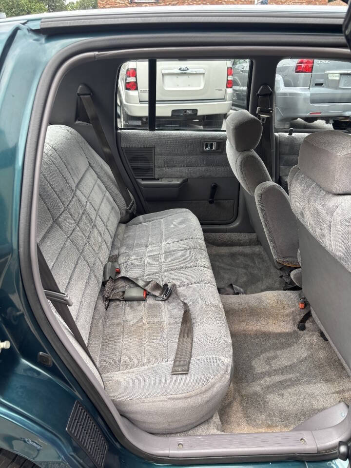 Used 1995 Plymouth Acclaim FWD image 13