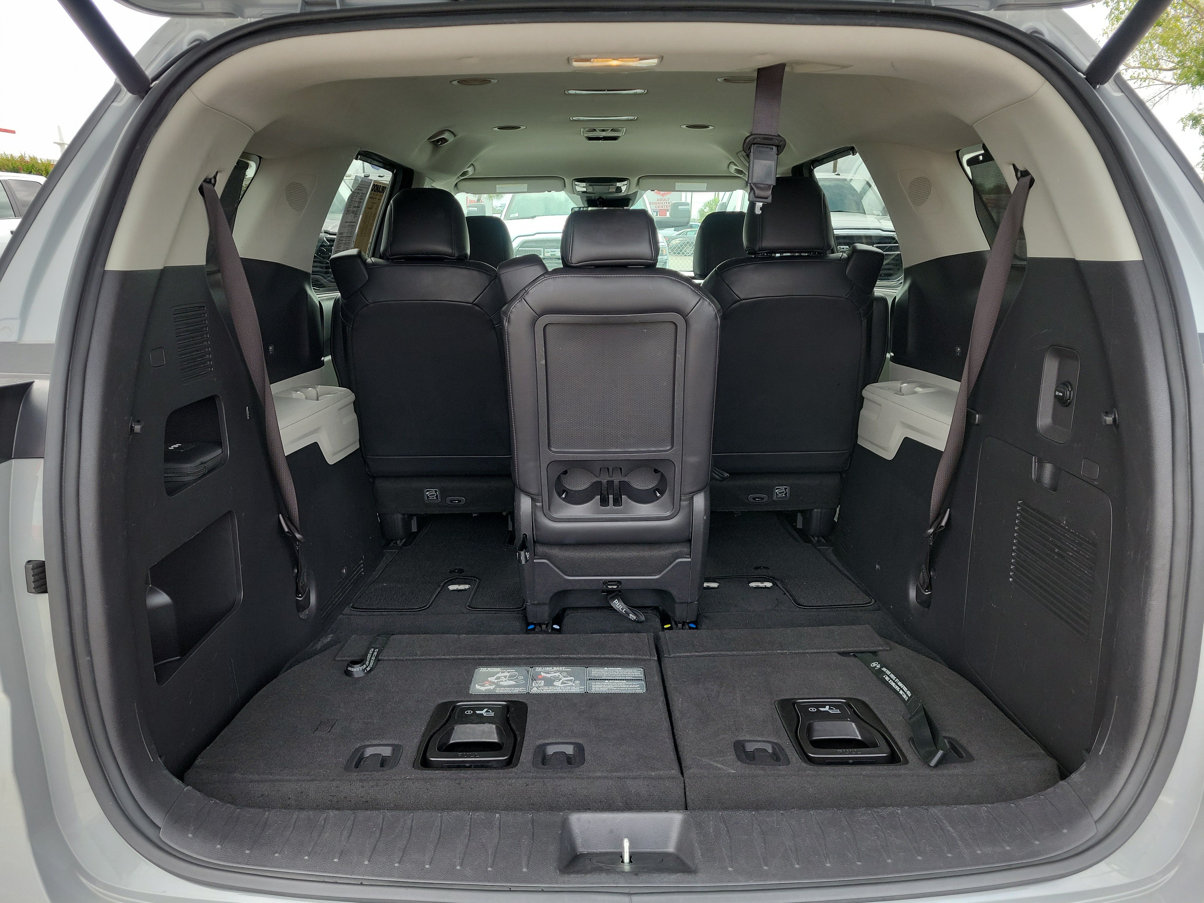 Used 2024 Kia Carnival EX FWD image 10