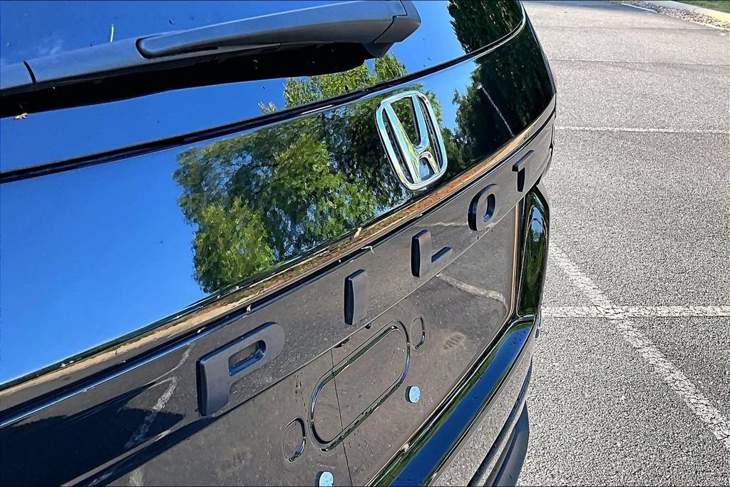 Certified 2025 Honda Pilot Touring image 26