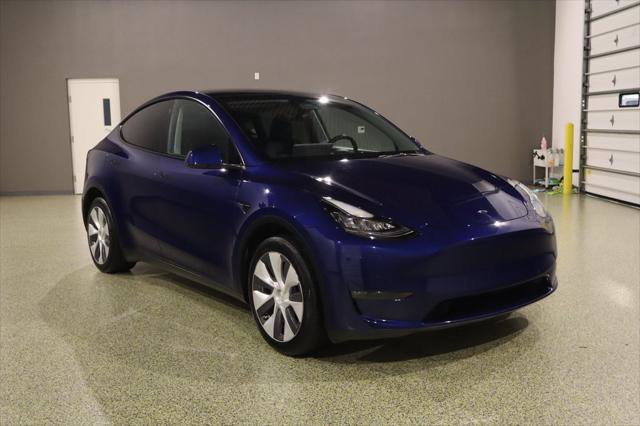 Used 2022 Tesla Model Y Long Range AWD/4WD image 1