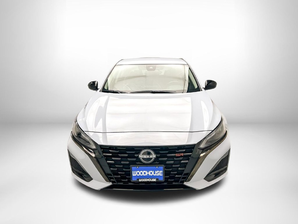 Used 2023 Nissan Altima 2.5 SR AWD/4WD image 2