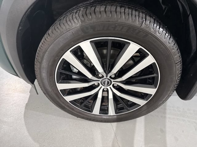 Used 2023 Nissan Pathfinder Platinum AWD/4WD image 5
