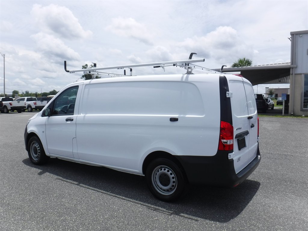 Used 2023 Mercedes-Benz Metris image 3