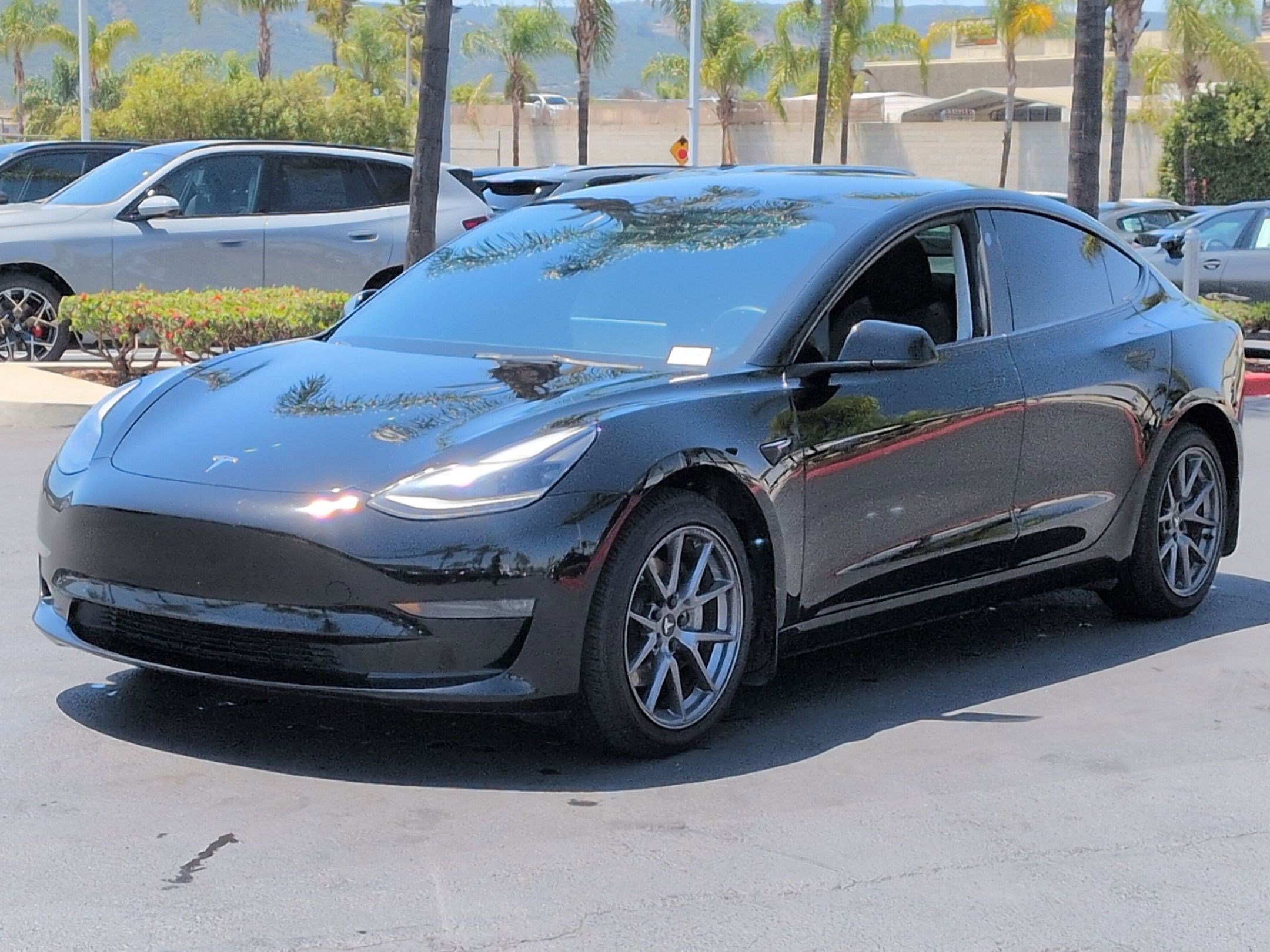 Used 2022 Tesla Model 3 Long Range AWD/4WD image 5