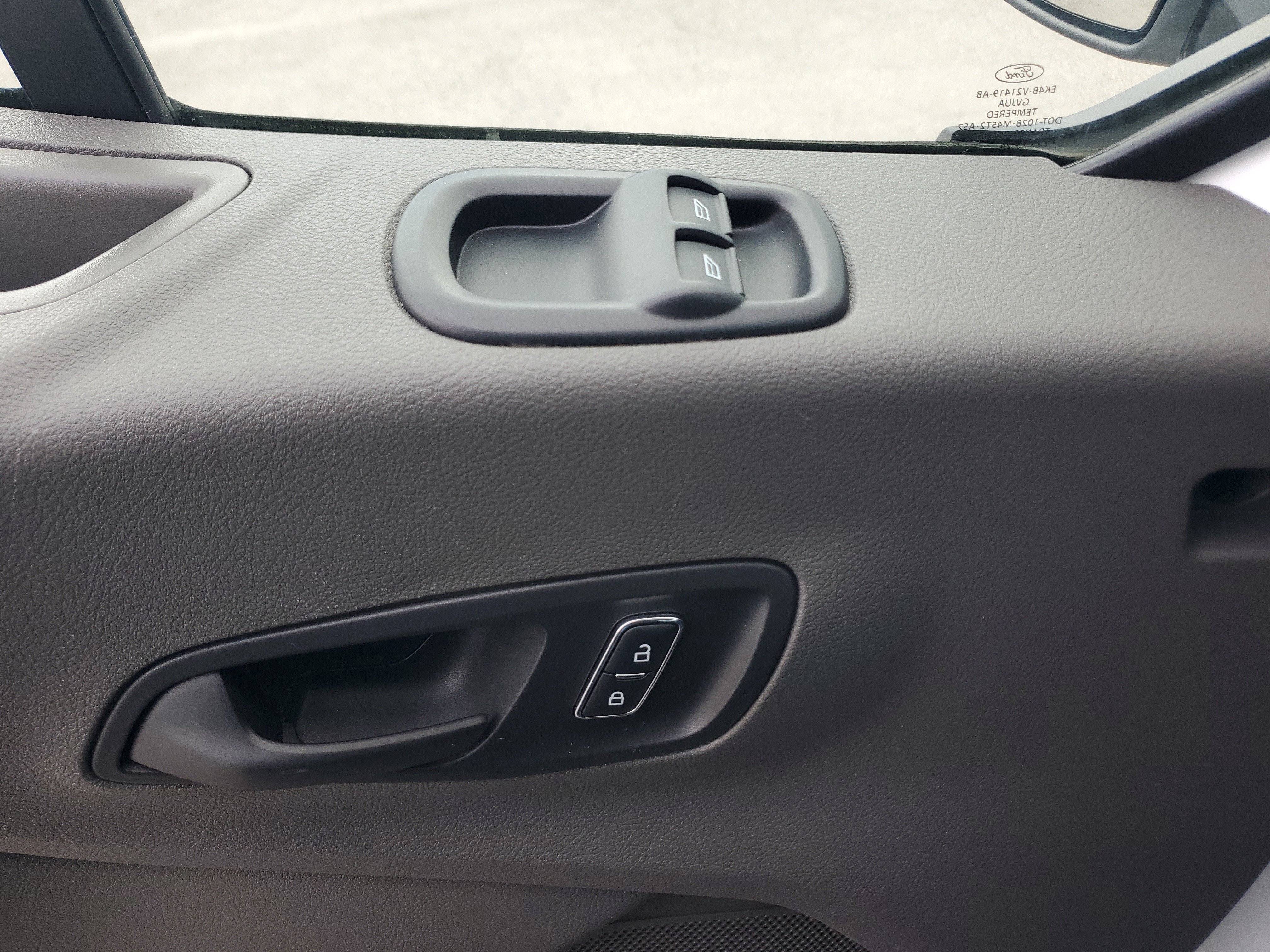 Used 2024 Ford Transit 350 XLT image 27