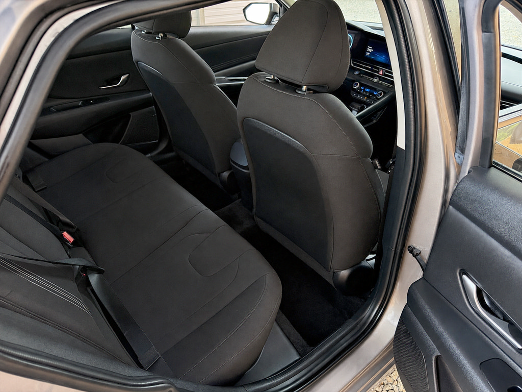 Used 2023 Hyundai Elantra SEL w/ Convenience Package FWD image 31