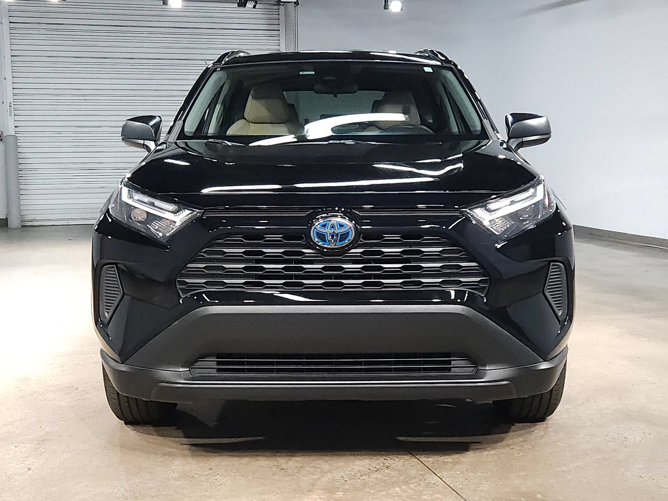 Used 2023 Toyota RAV4 LE AWD/4WD image 2