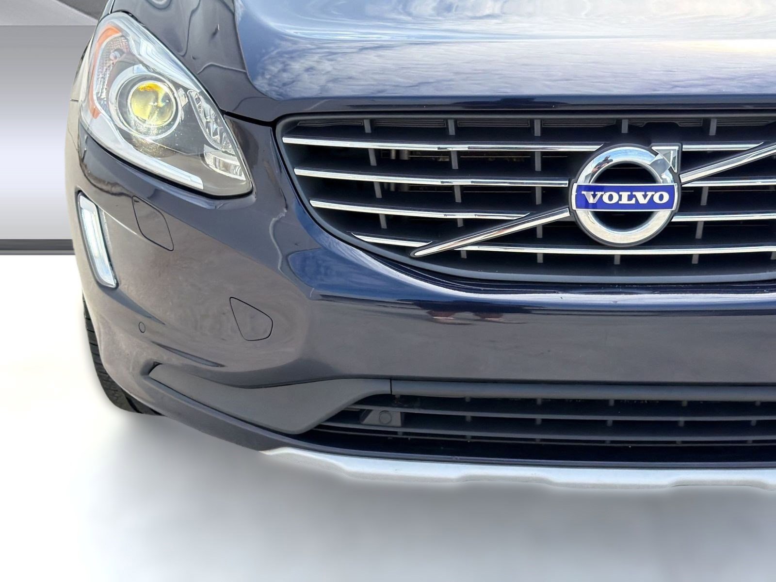 Used 2017 Volvo XC60 T6 Inscription w/ Climate Package AWD/4WD image 11