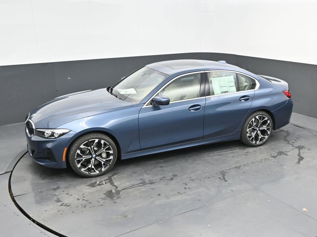 Certified 2025 BMW 330i Sedan w/ Premium Package image 32
