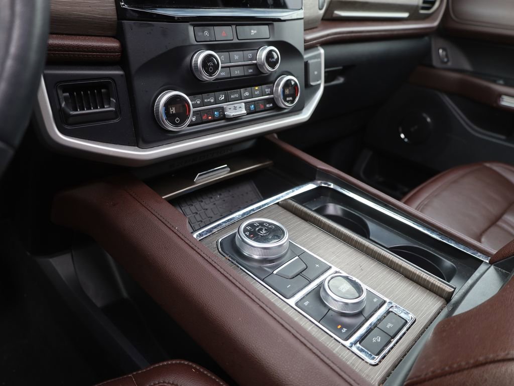 Used 2024 Ford Expedition Limited image 38