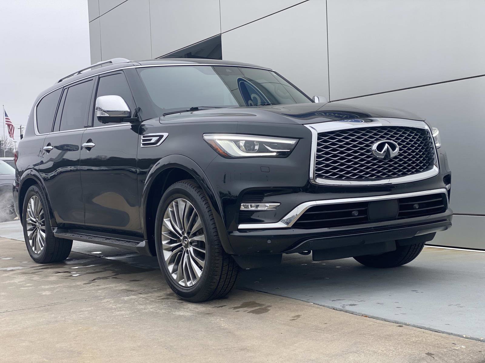 Used 2021 INFINITI QX80 Sensory w/ All-Season Package image 2