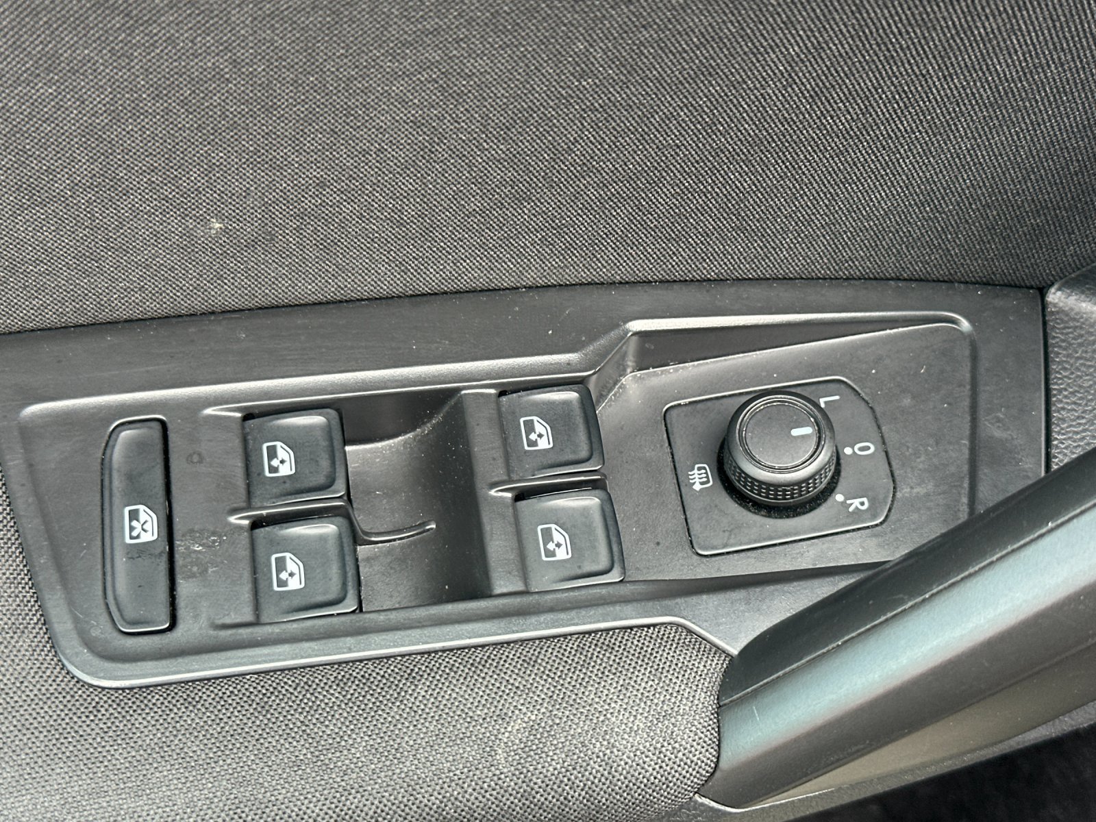 Used 2021 Volkswagen Tiguan S FWD image 11
