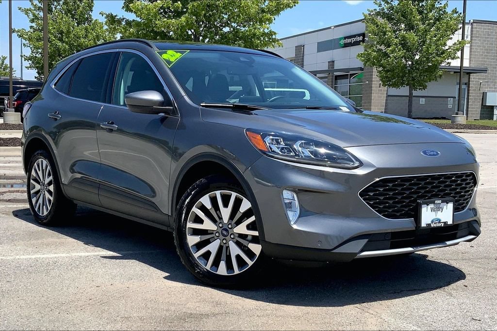 Used 2022 Ford Escape Titanium w/ Class II Trailer Tow Package AWD/4WD image 32