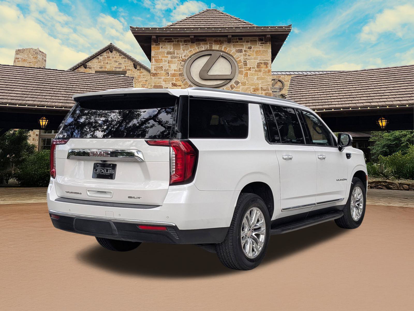 Used 2021 GMC Yukon XL SLT w/ Rear Media and Nav Package RWD image 2