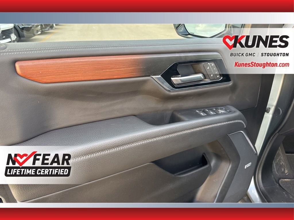 Used 2025 GMC Yukon XL Denali image 13