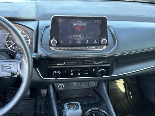 Used 2023 Nissan Rogue S AWD/4WD image 17
