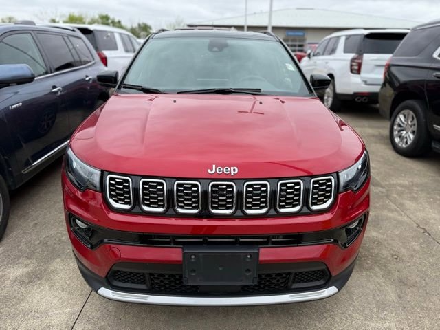 Used 2025 Jeep Compass Limited AWD/4WD image 2