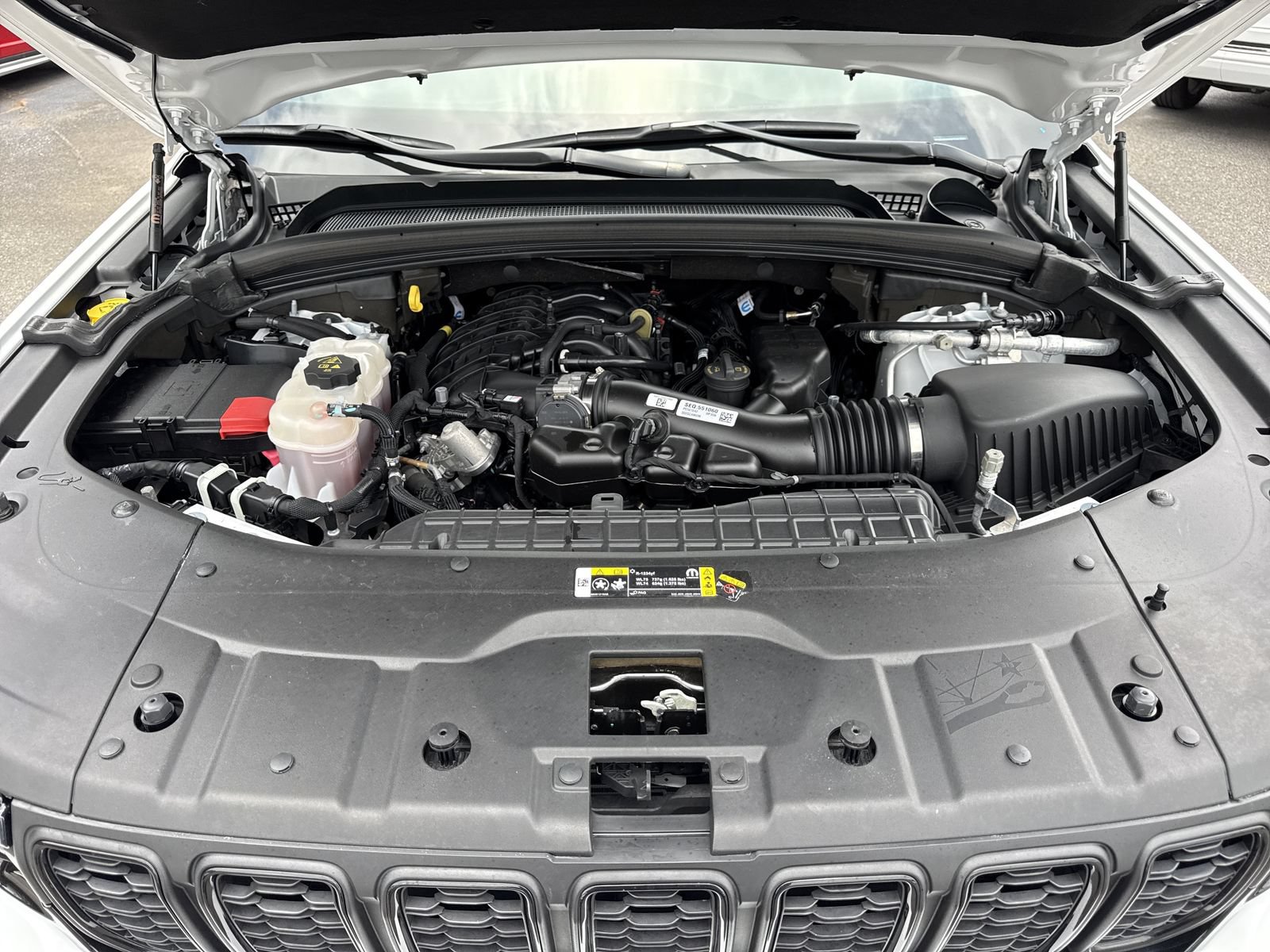 Used 2023 Jeep Grand Cherokee Altitude AWD/4WD image 35