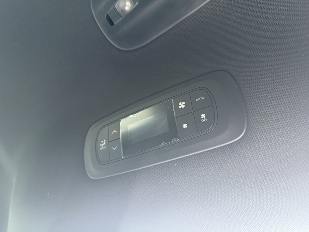 New 2026 Chrysler Pacifica Select image 36