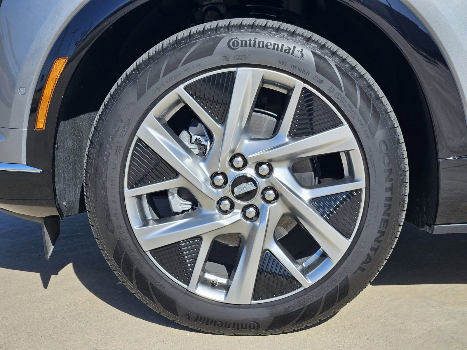 New 2026 Cadillac Optiq Luxury 1 image 12