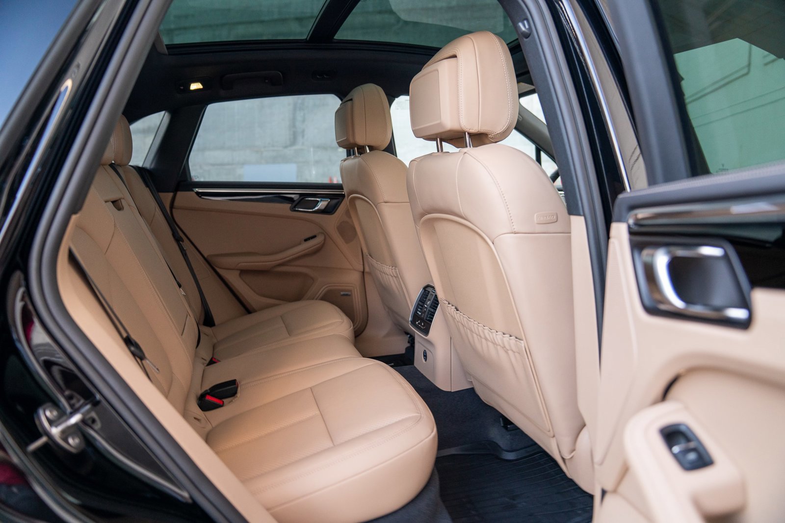 Certified 2026 Porsche Macan AWD/4WD image 24