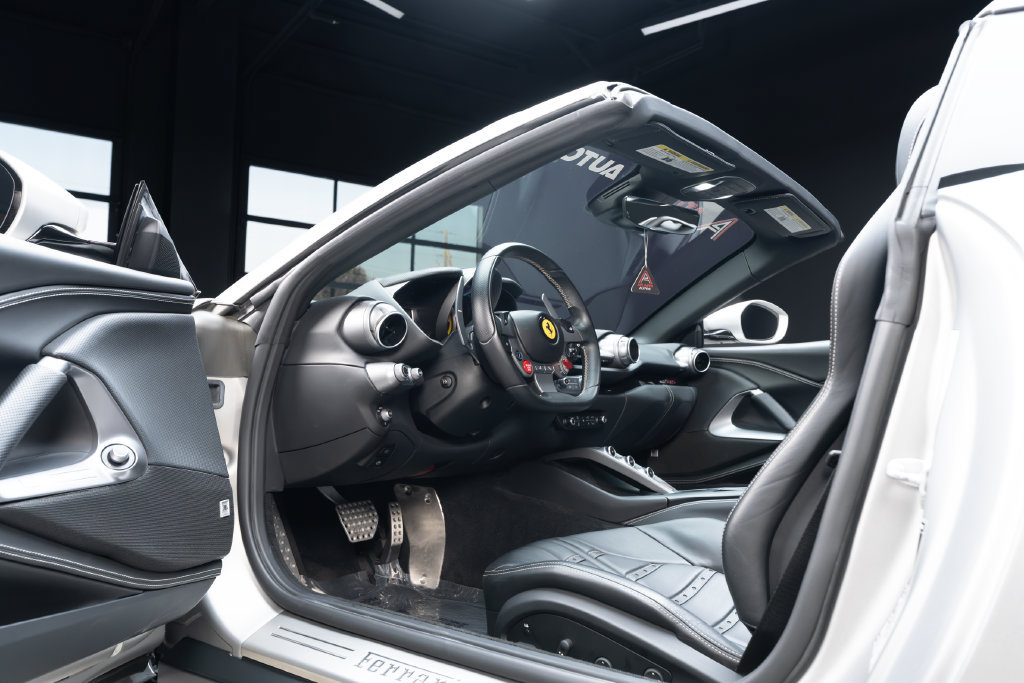 Used 2021 Ferrari 812 GTS RWD image 32