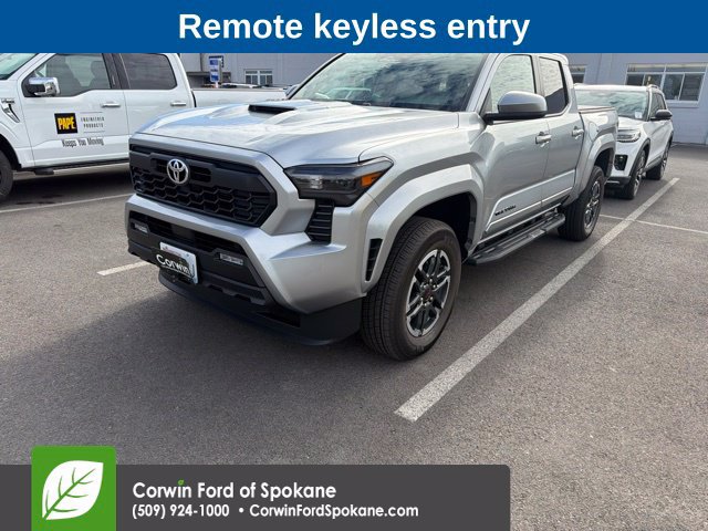 Used 2025 Toyota Tacoma TRD Sport AWD/4WD image 8