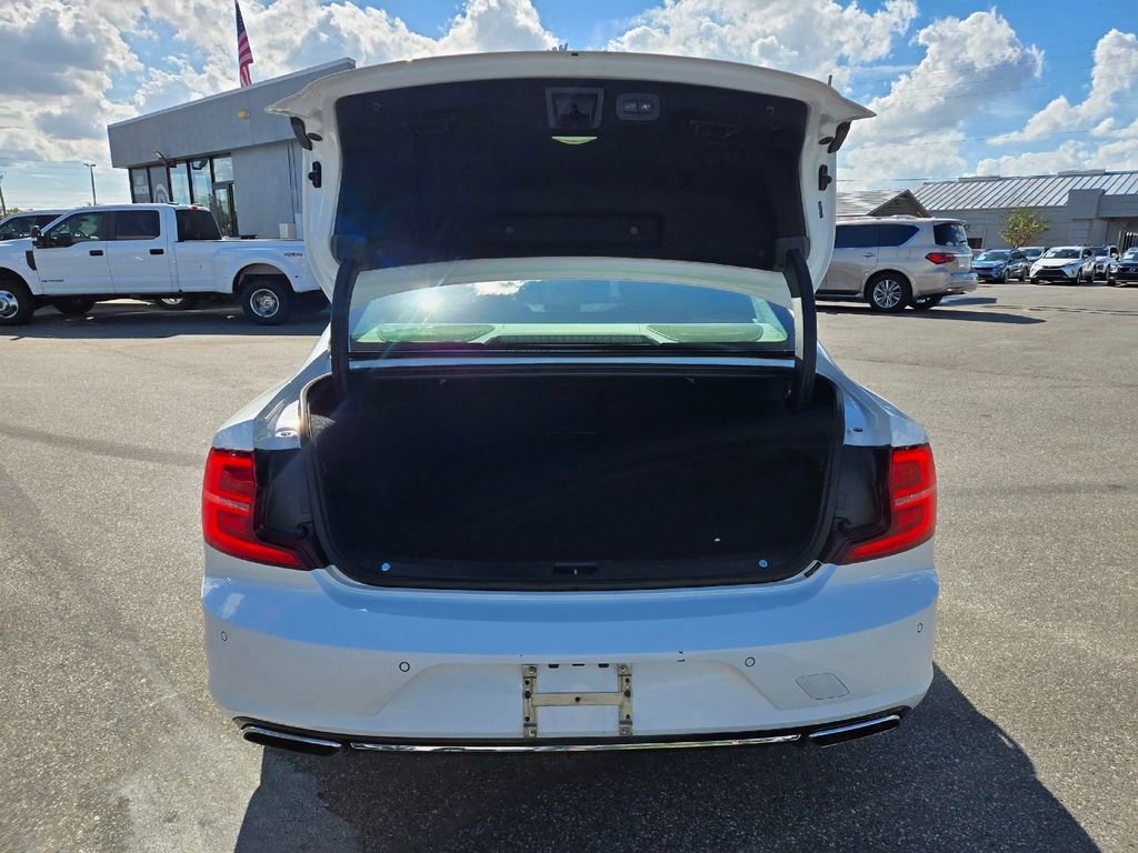 Used 2018 Volvo S90 T8 Inscription w/ Convenience Package image 19