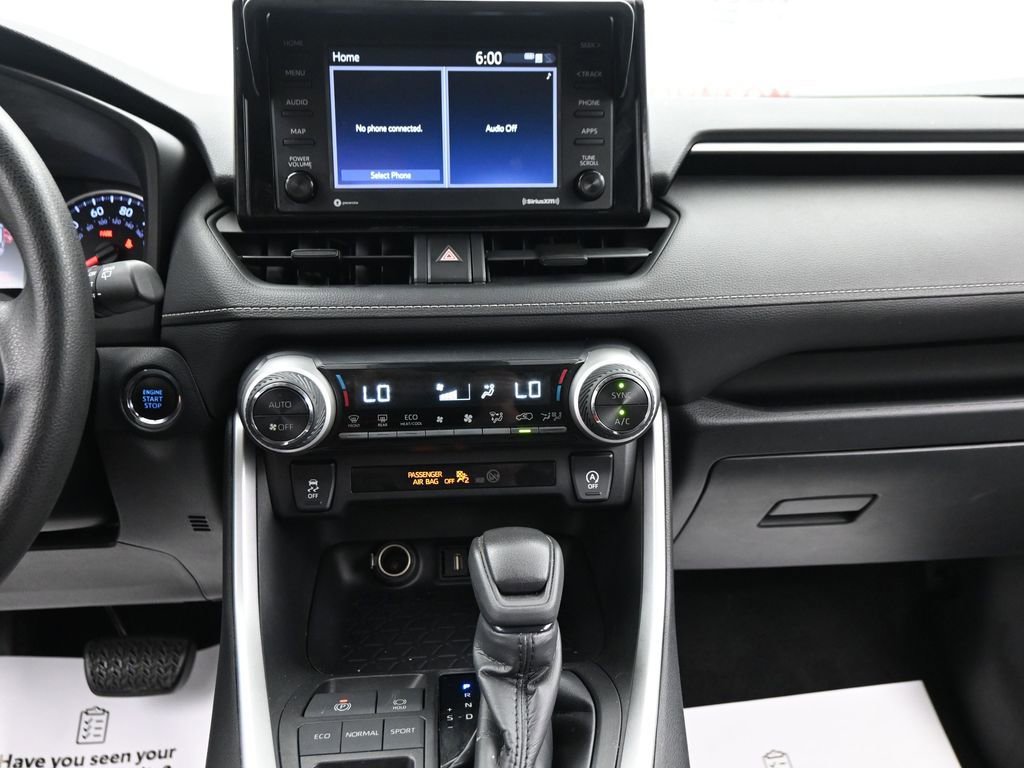 Used 2020 Toyota RAV4 XLE w/ Convenience Package FWD image 22