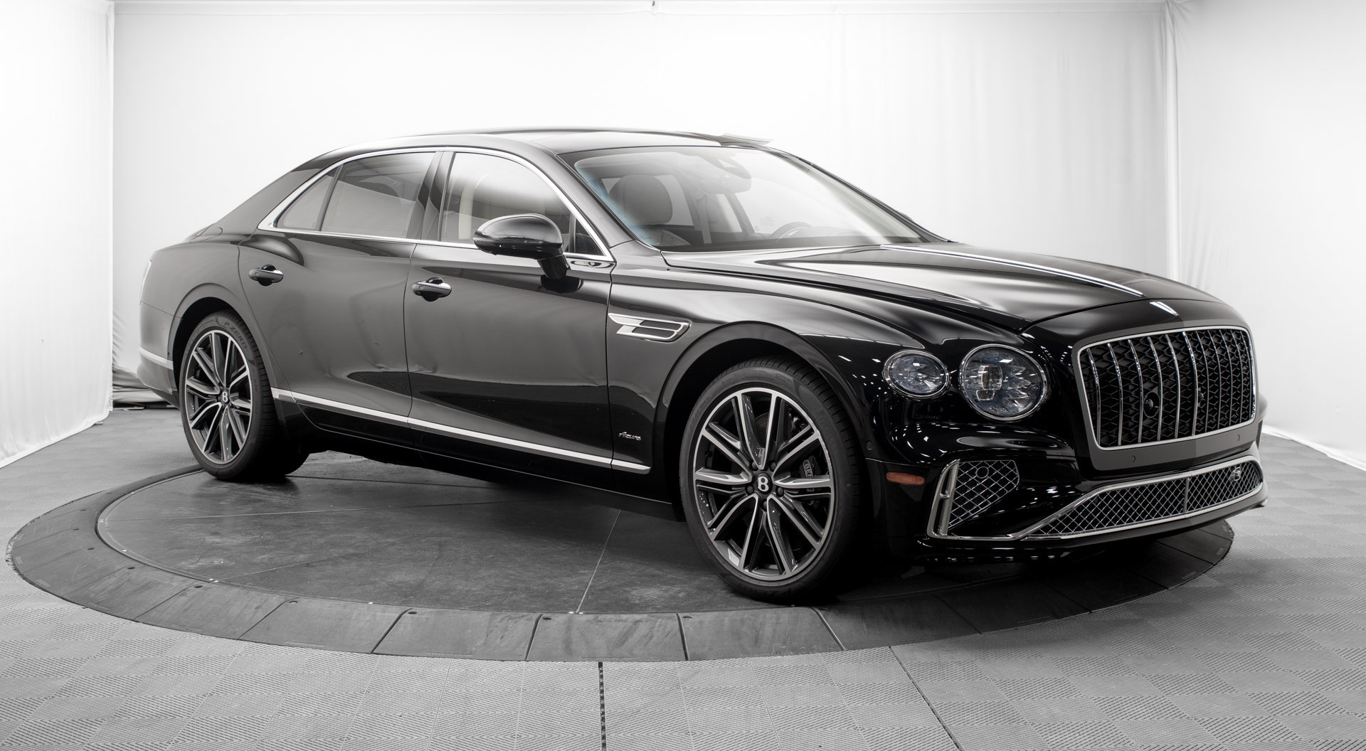 New 2026 Bentley Flying Spur V8 AWD/4WD image 9