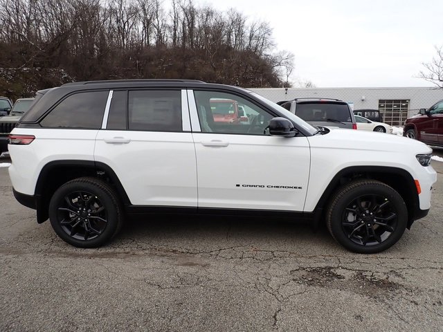 New 2025 Jeep Grand Cherokee Limited w/ MOPAR Finishing Package image 8