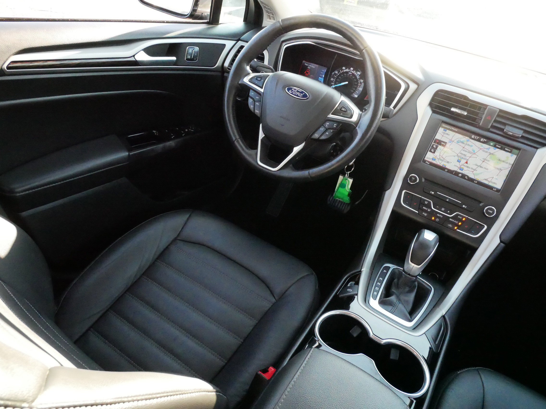 Used 2016 Ford Fusion SE w/ Equipment Group 202A FWD image 9