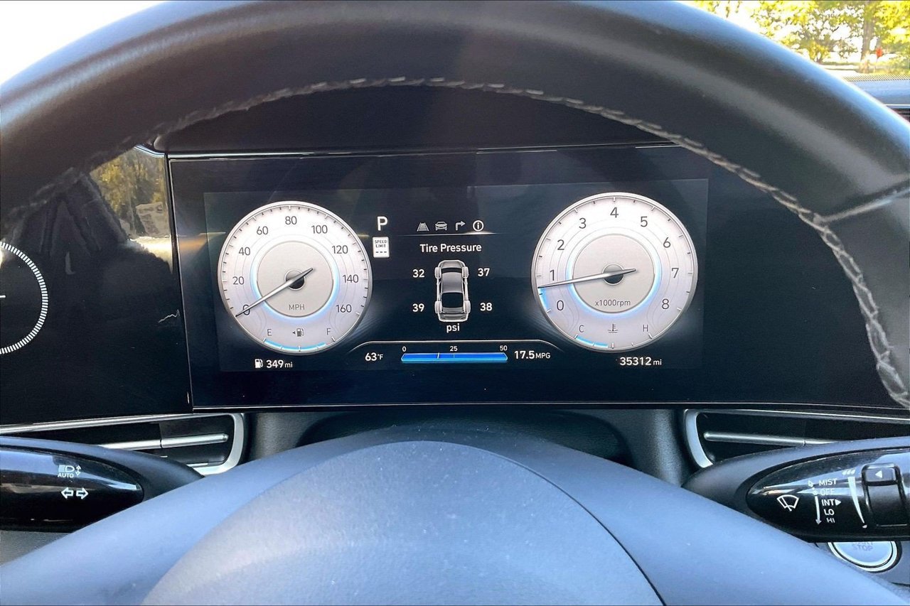 Used 2025 Hyundai Elantra SEL FWD image 10