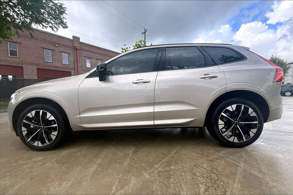 New 2026 Volvo XC60 B5 Plus w/ Protection Package Premier AWD/4WD image 21