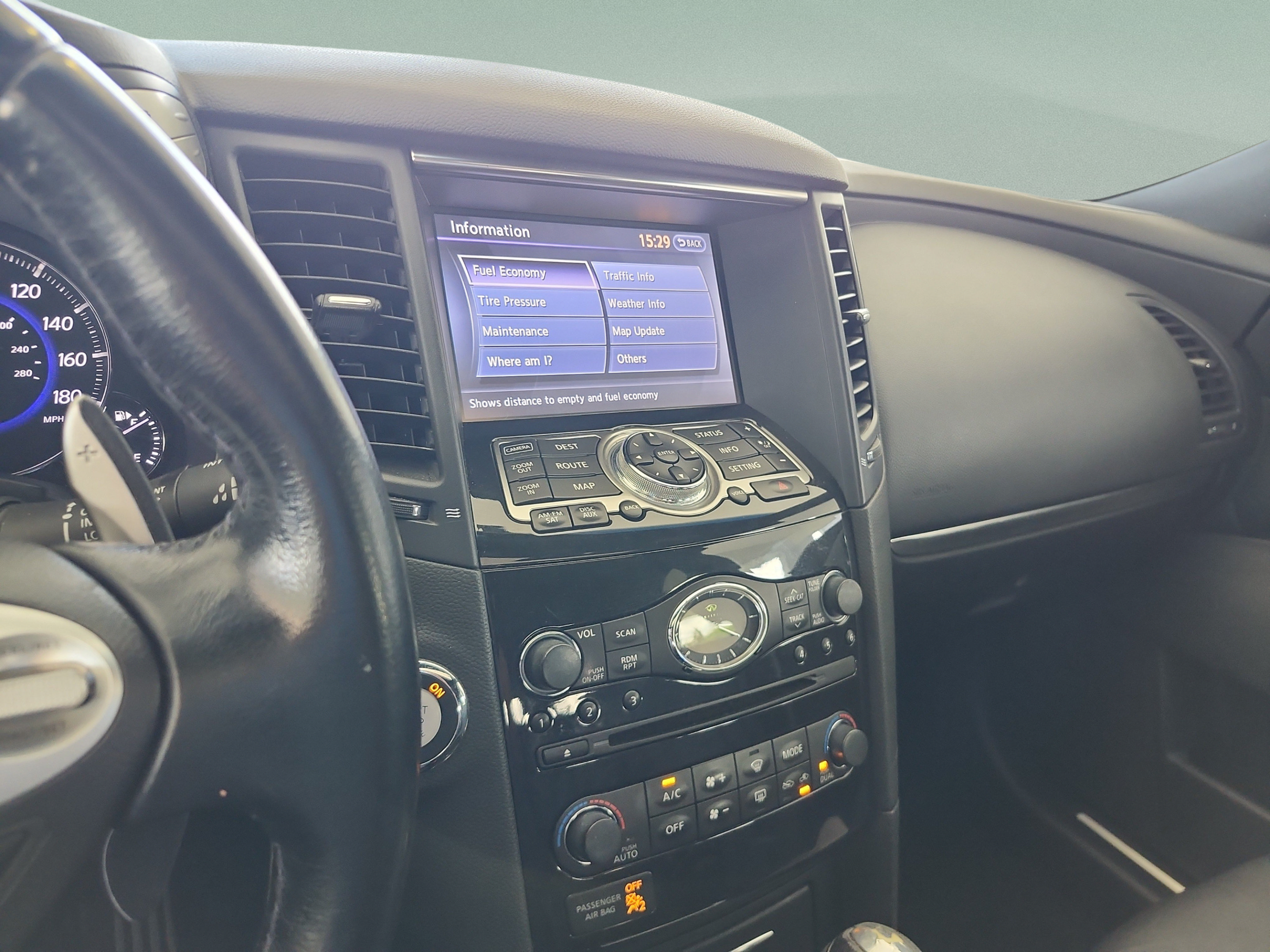 Used 2016 INFINITI QX70 2WD w/ Premium Package image 12