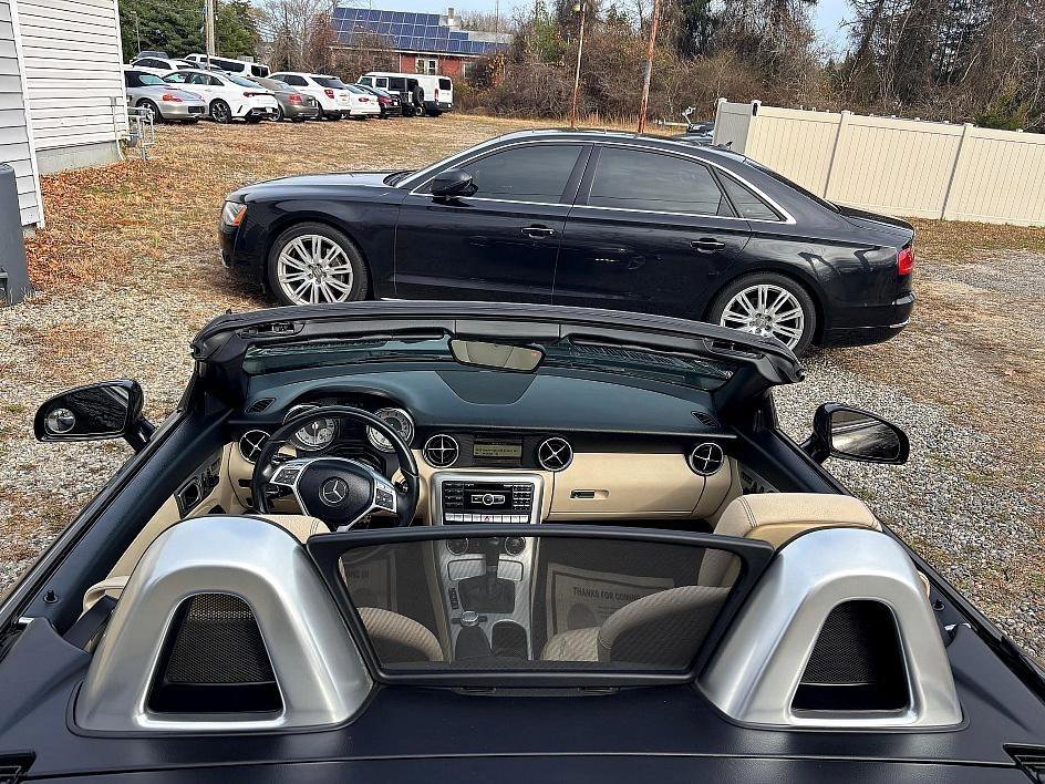 Used 2012 Mercedes-Benz SLK 350 w/ Premium I Pkg image 11
